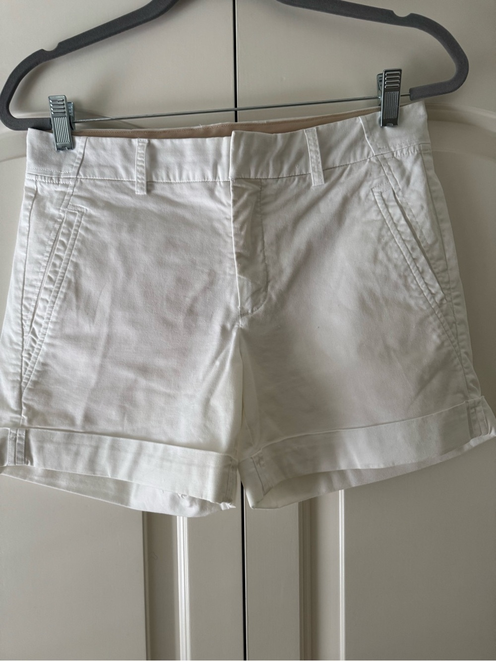 Vince white cotton blend shorts. Size 4